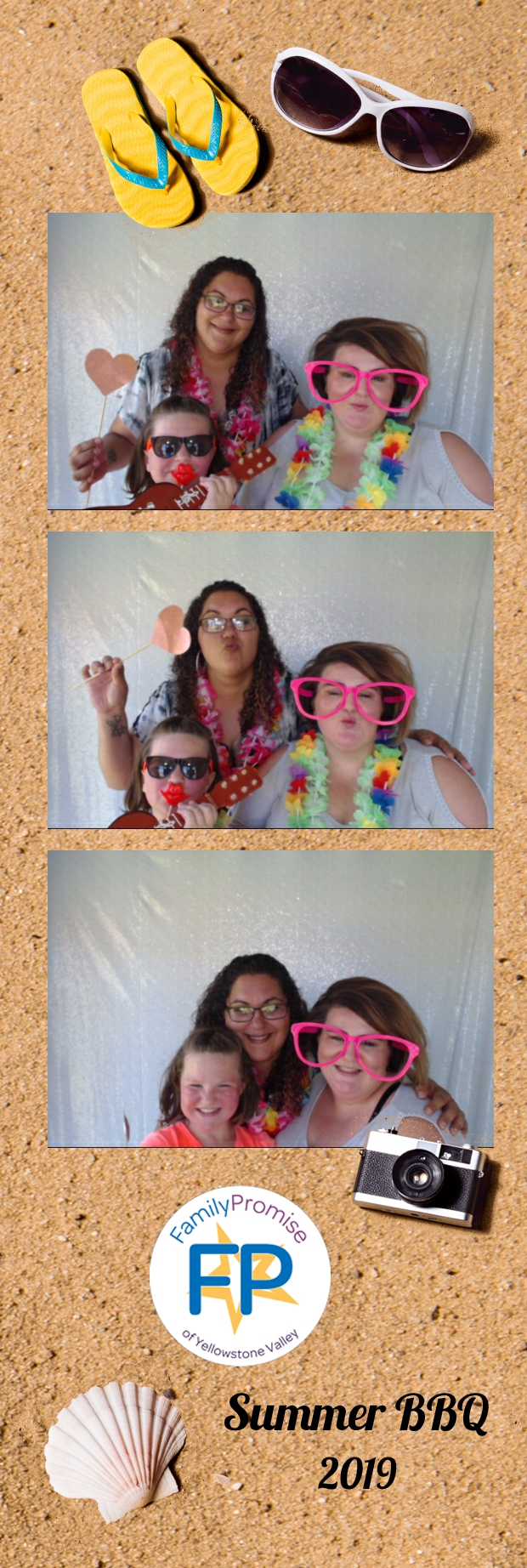 Family BBQ | View more photos from the event at gallery.photoboothbillings.com/u/PhotoBoothBillings/Family-BBQ